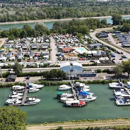 营地 Du Canal